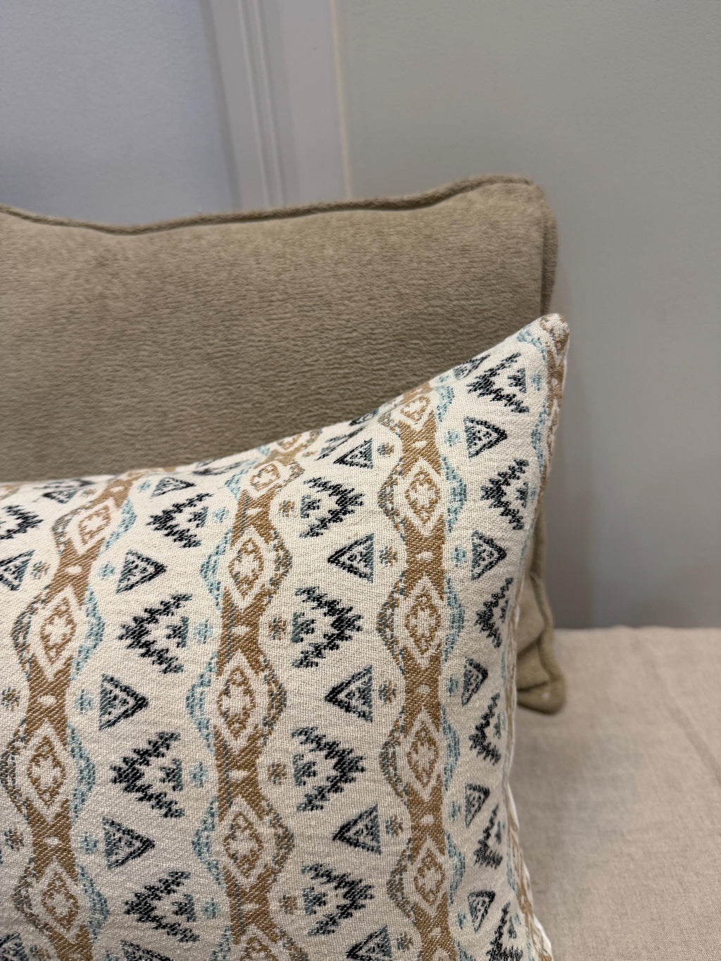 Neutral tribal pattern lumbar pillow cover - view 9