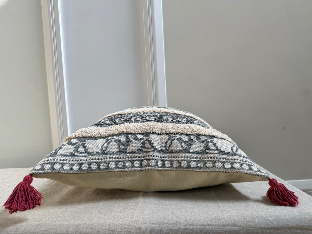 Boho floral slub cotton pillow cover with tassel corners - view 10