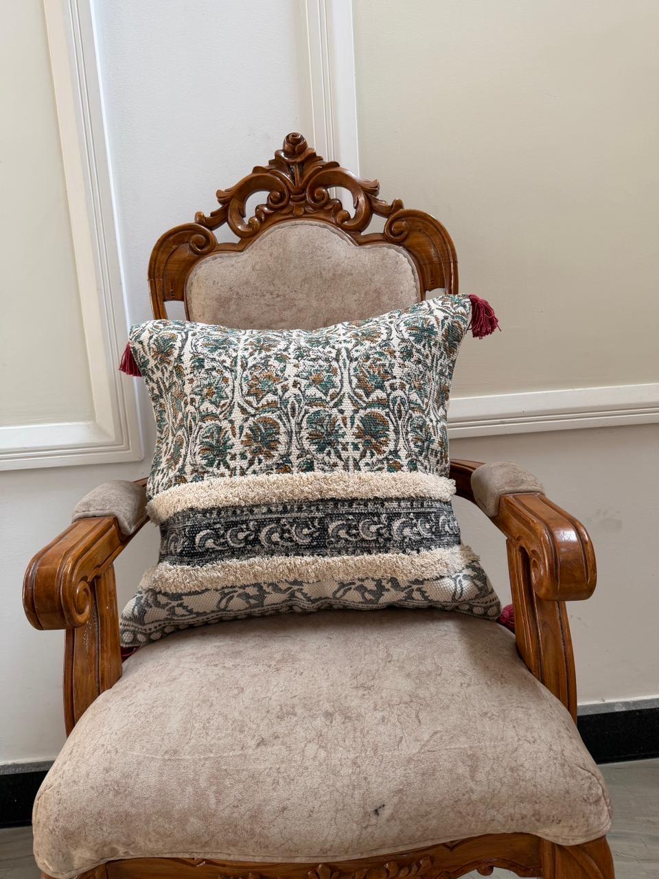 Boho floral slub cotton pillow cover with tassel corners - view 2