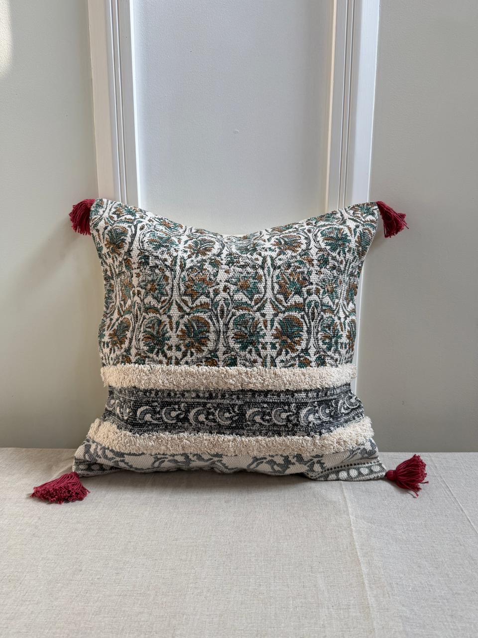 Boho floral slub cotton pillow cover with tassel corners - view 3