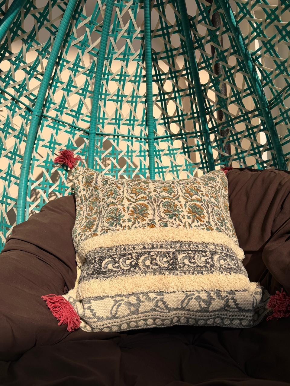 Boho floral slub cotton pillow cover with tassel corners - view 4
