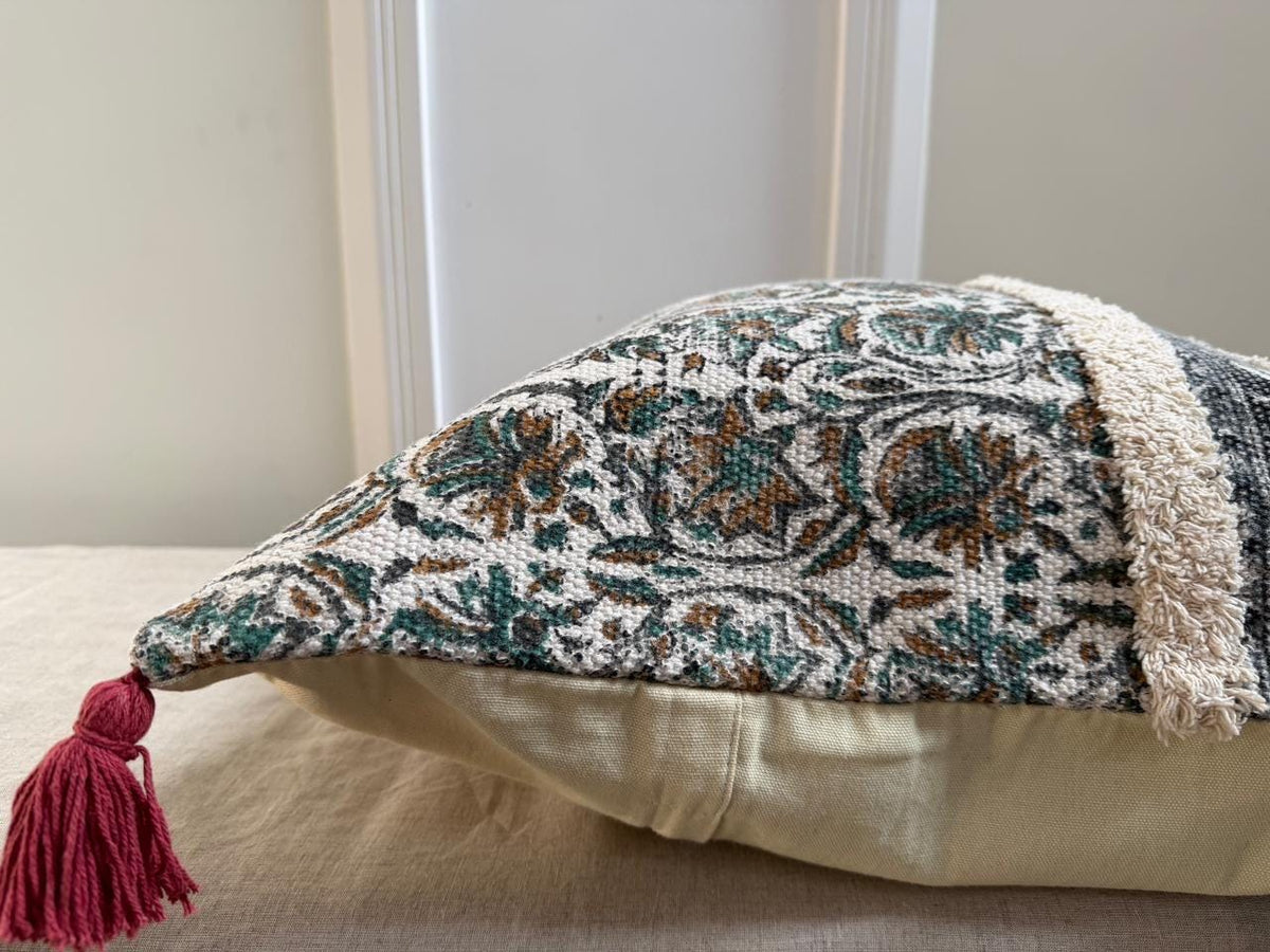 Boho floral slub cotton pillow cover with tassel corners - view 8