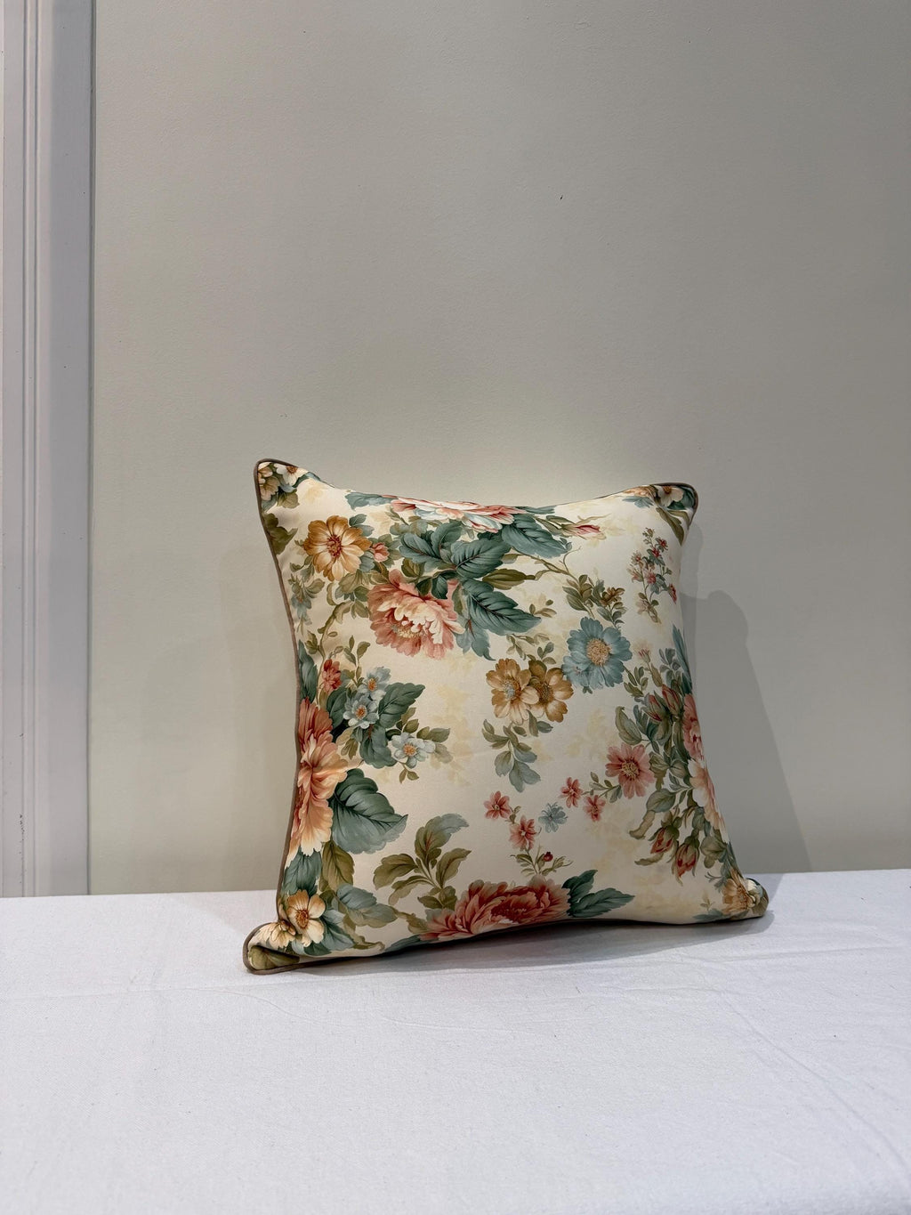 Peachy rose and sage vintage floral pillow cover - view 4
